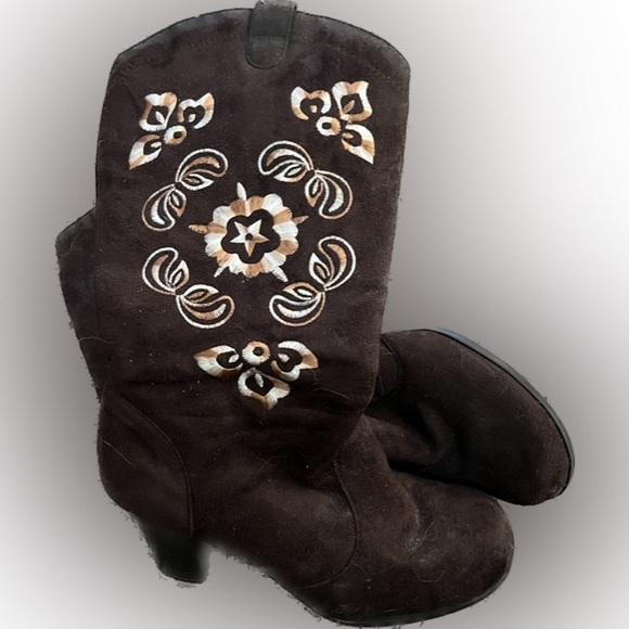 Vintage Ellemeno size 8 brown suede dress boots. Early 1990’s. Embroidered. EUC. - Picture 6 of 16